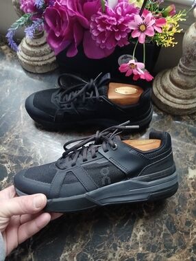 On The Clubhouse Pro JR Athletic/Tennis Shoes Size 4.5 Youth/6 Women